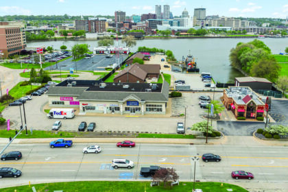 Cloverleaf Acquires Value-Add Center in East Peoria, IL